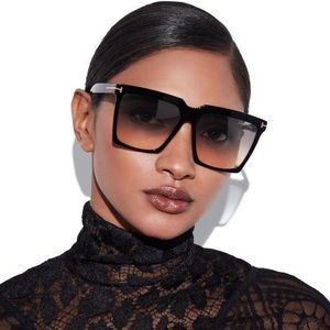 Tom Ford Sabrina FT0764 01B Black Smoke Sunglasses